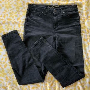 Women’s High-Rise Denim Jeggings Size 4 / 27 Black